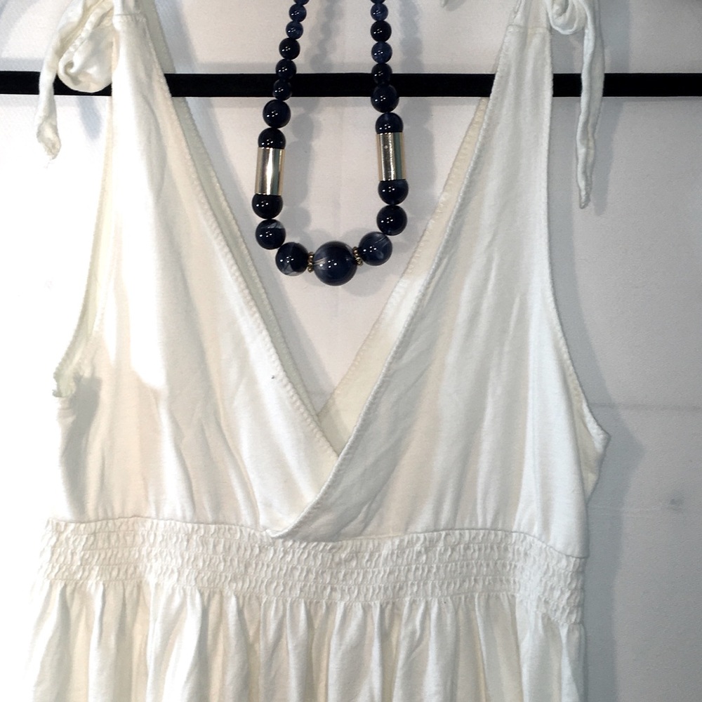 Women’s white dress size M American Eagle